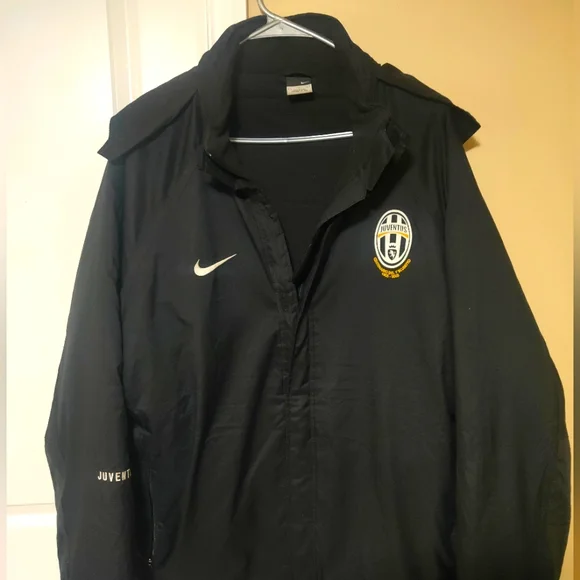 【人気】Nike Juventus ブラック　jeep AUTHENTIC M ナイキ NIKE ユベントス Juventus Jeep 12/13 ゲームシャツ